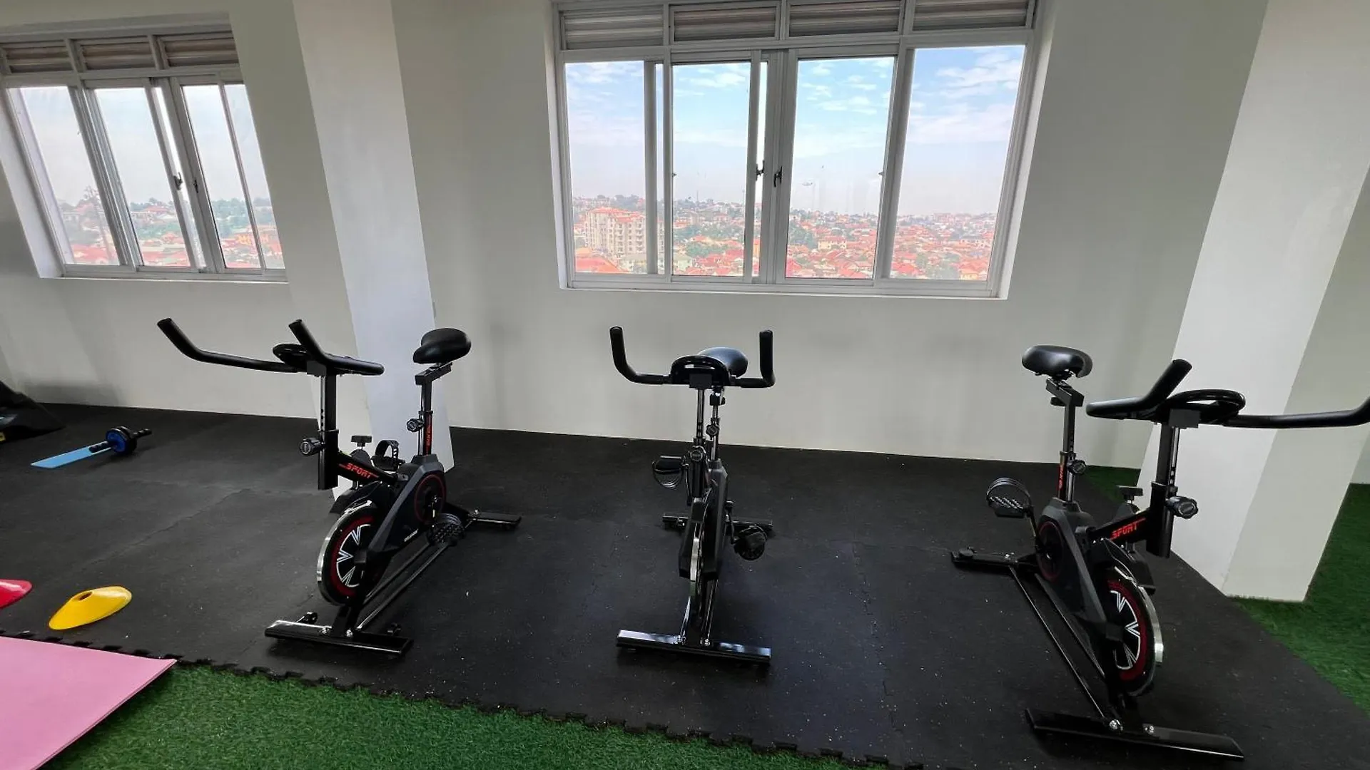 Jengz Urban View Apartment Kampala Panzió